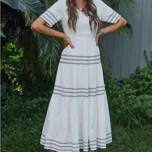 White Half Sleeve V Neck Summer Maxi Dress